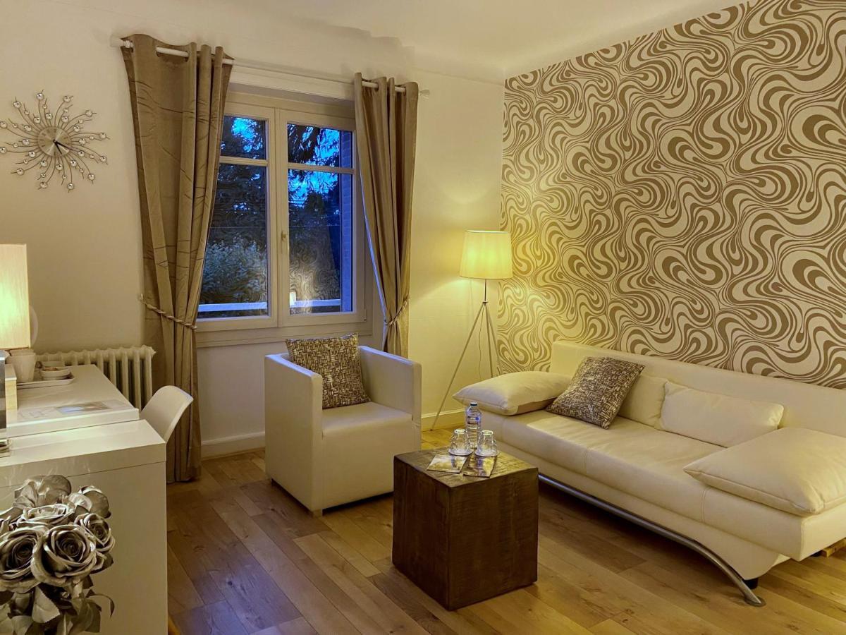 Le Saut De La Bergere Bed & Breakfast *