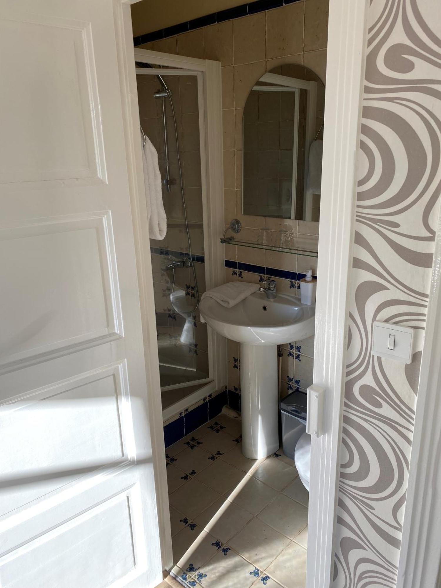 Le Saut De La Bergere Bed & Breakfast