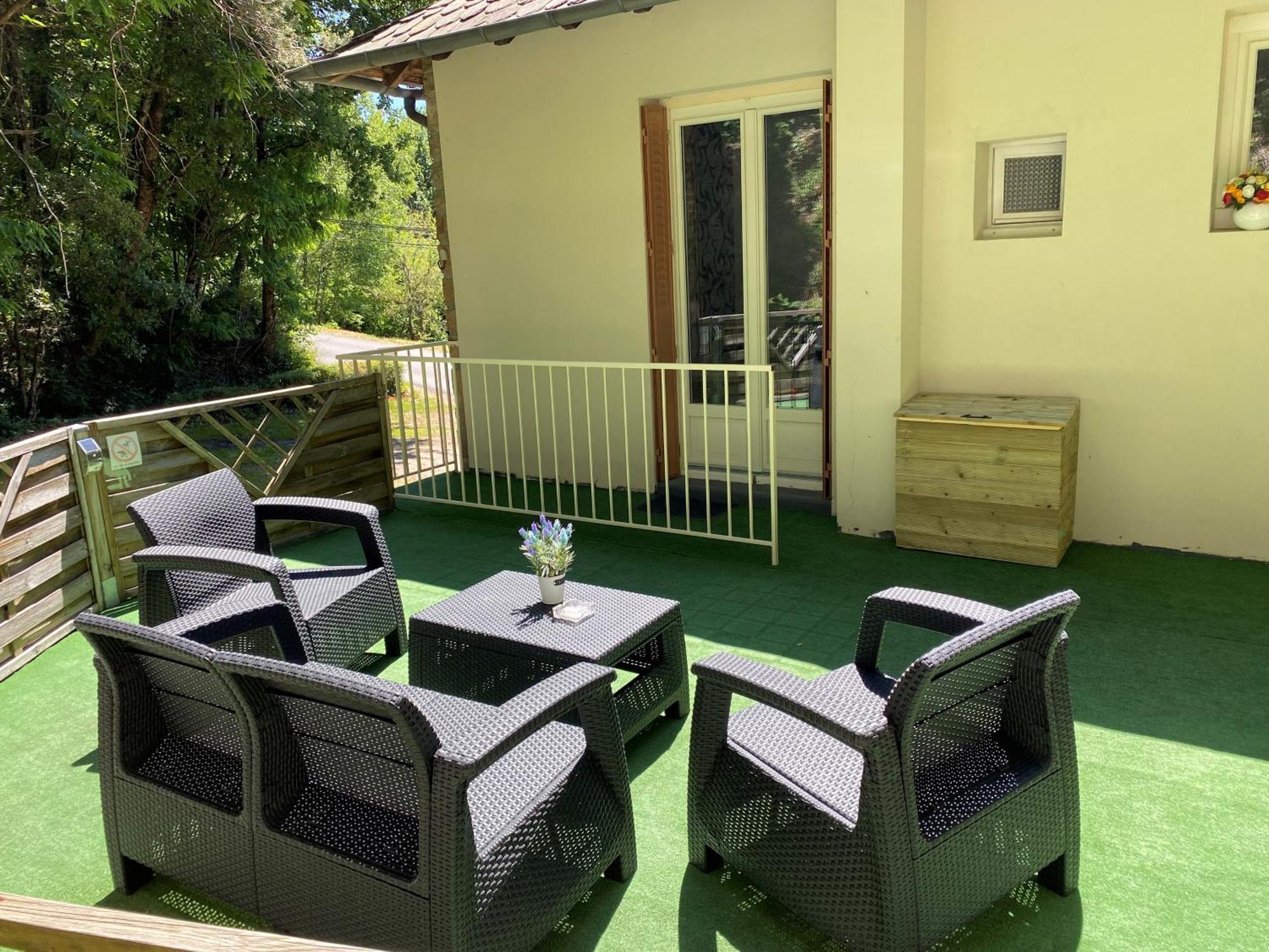 Le Saut De La Bergere Bed & Breakfast